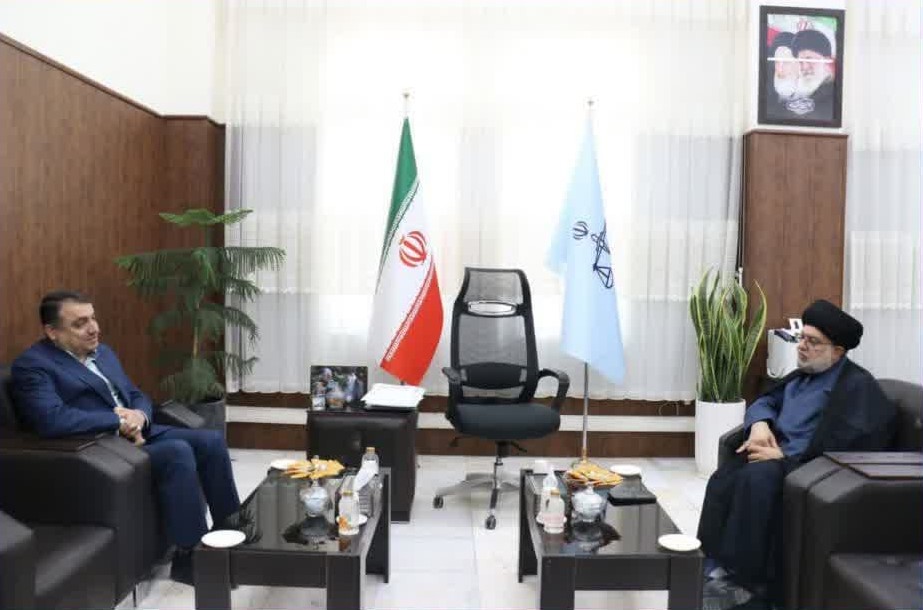 دیدار مدیرعامل انجمن حمایت زندانیان استان قم با رئیس کل دادگستری استان قم 1 photo 2025 01 07 13 15 11