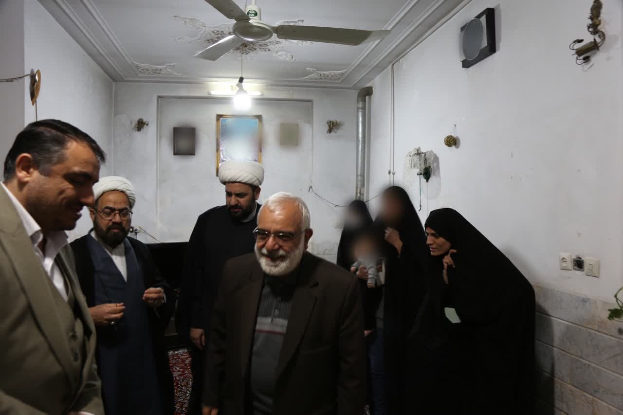 دیدار رئیس کمیته امداد کل کشور با خانواده محترم زندانیان استان قم 1 photo 2025 04 08 13 11 50